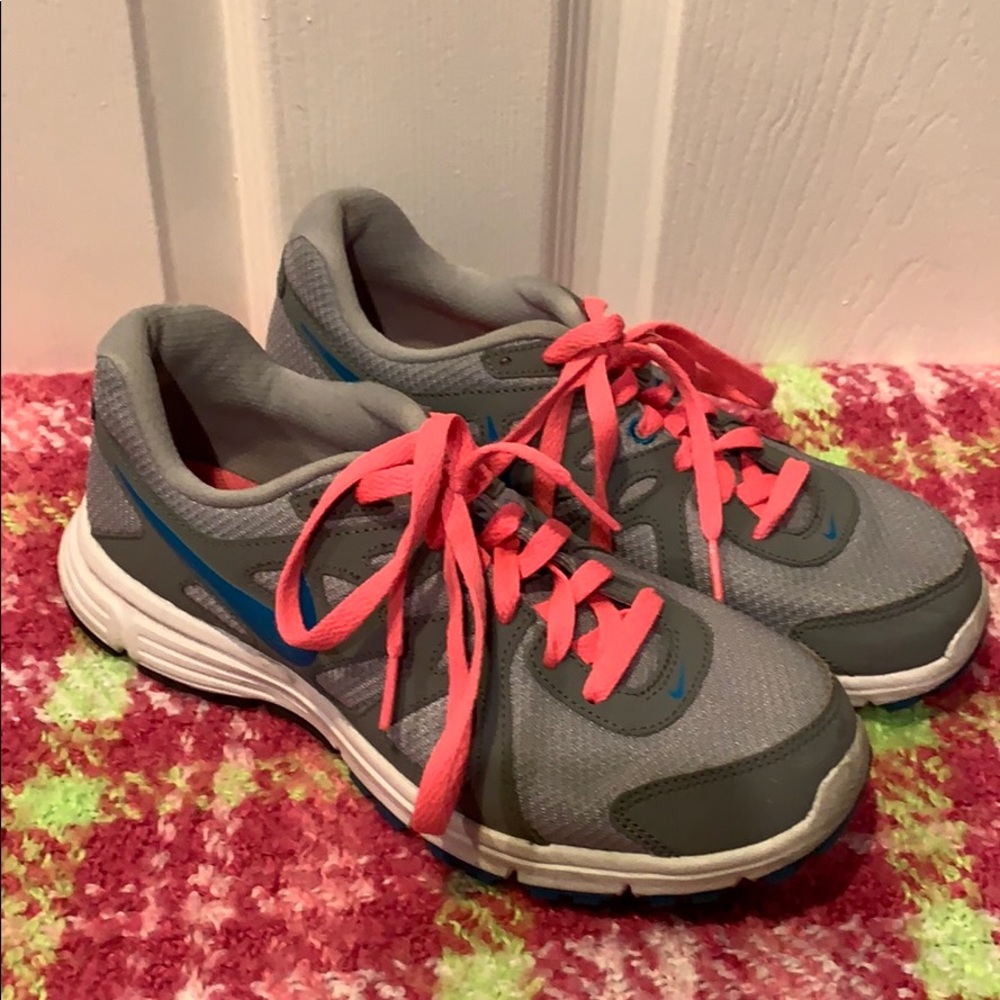 Nike tennis shoes